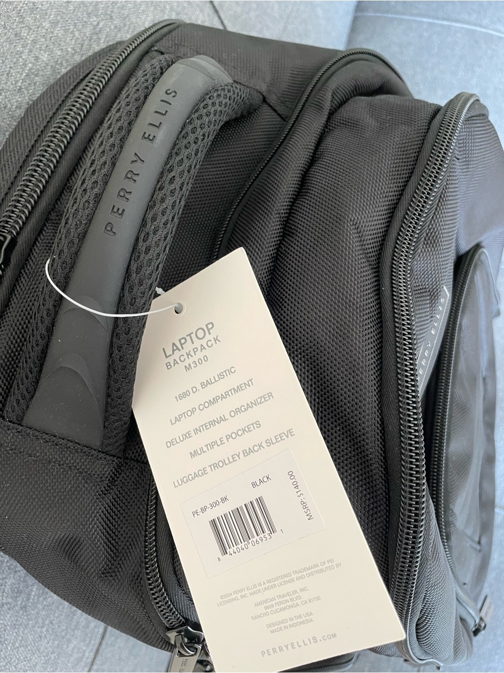 Perry Ellis M300 Backpack - Picture 4 of 11